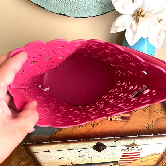 SOLD 🔴 Neiman Marcus | Pink Bucket Bag - Picture 7 of 10